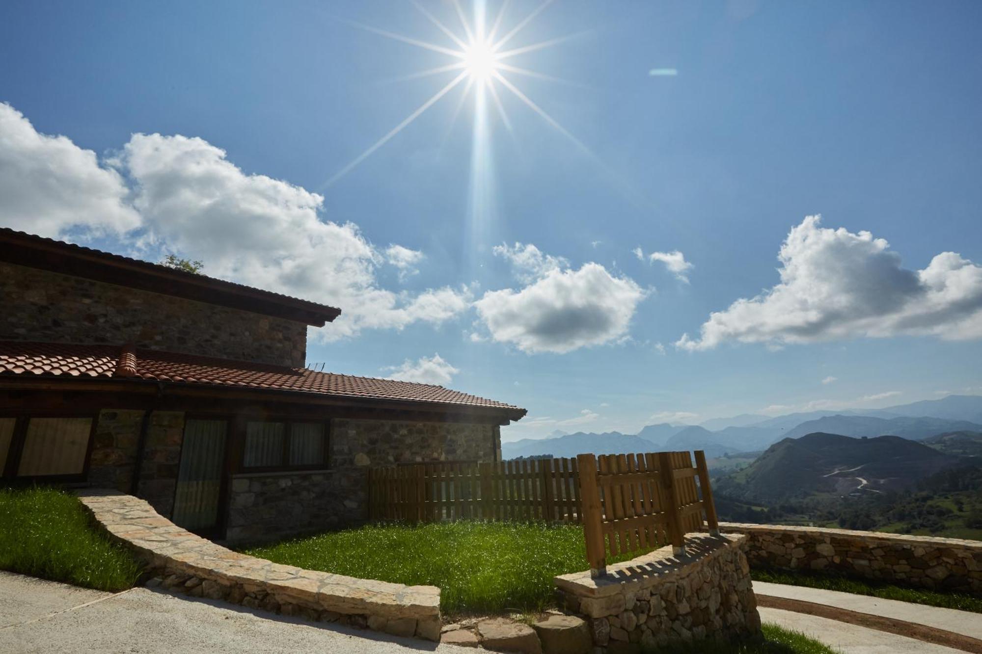 Apartamentos Rurales Casa La Piedra Кольия Экстерьер фото