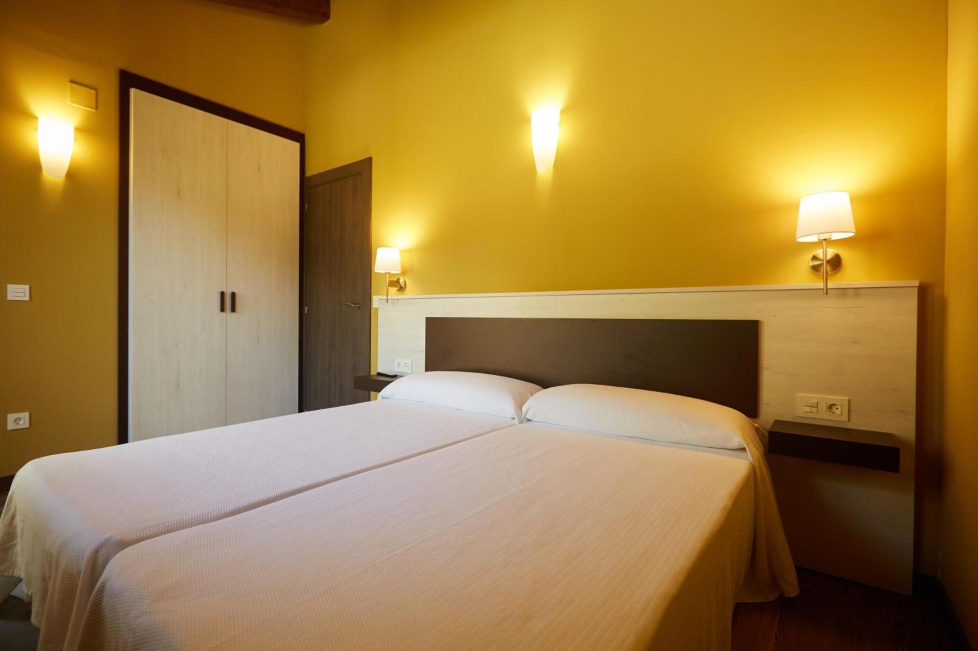 Apartamentos Rurales Casa La Piedra Кольия Экстерьер фото