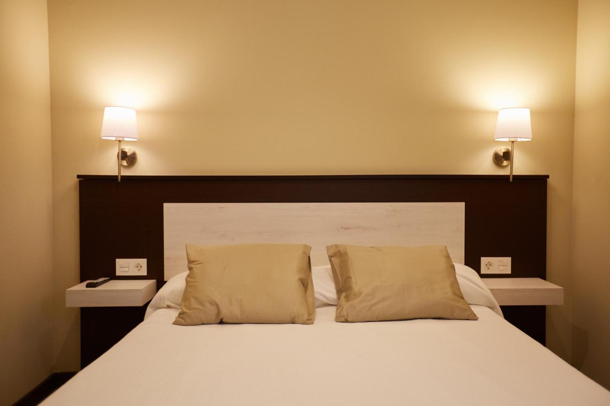 Apartamentos Rurales Casa La Piedra Кольия Экстерьер фото